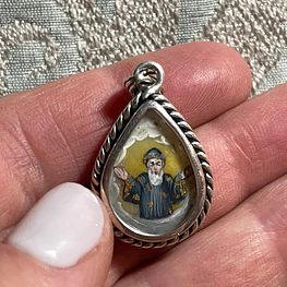 Medalla Gota de San Charbel y la Virgen de Guadalupe