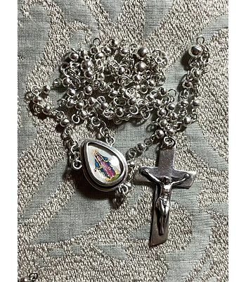 Rosario de Plata 950 con Medalla Gota de la Virgen de los Rayos (48 cm)
