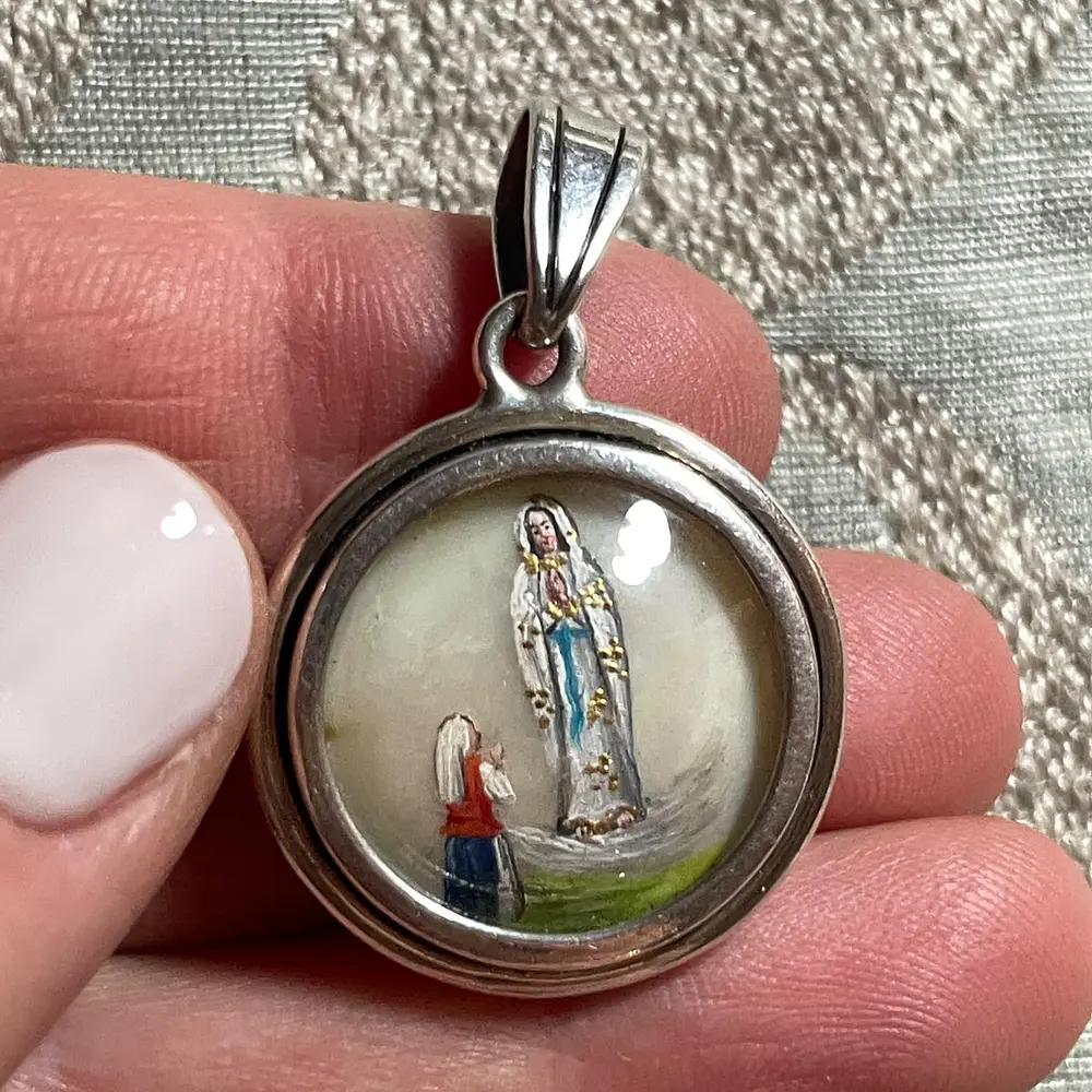 Medalla Redonda de Santa Gema Galgani y la Virgen de Lourdes