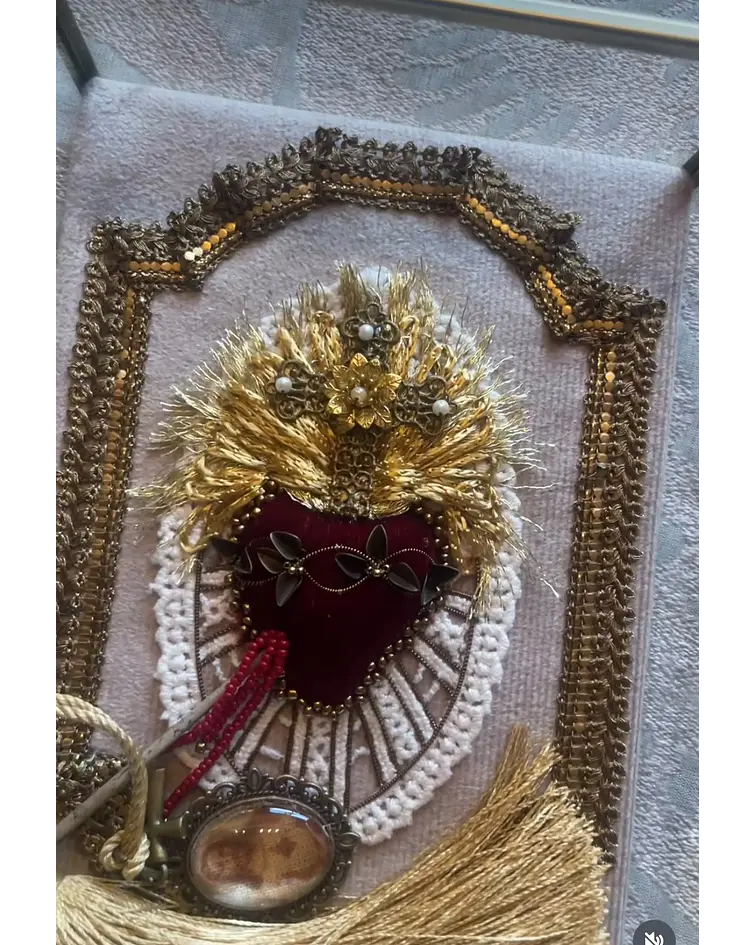 Relicario Sagrado Corazón en caja de vidrio 