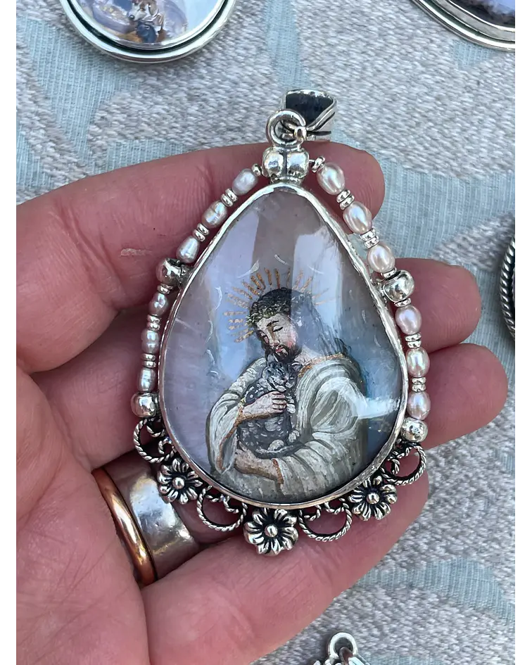 Medalla Gota Jesús con un gato y Virgen con el Niño – Plata 950, nácar y perlas
