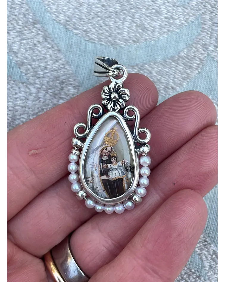 Medalla Gota San José con el Niño y Virgen del Carmen – Plata 950, nácar y perlas