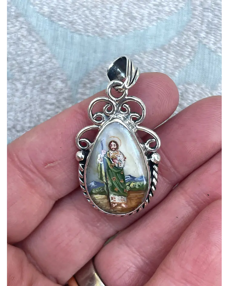 Medalla Virgen de los Rayos y San Judas Tadeo – Plata 950 y nácar pintado a mano