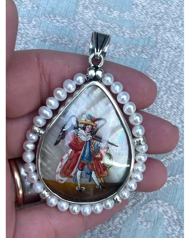 Medalla Virgen Desatanudos y Arcángel Arcabucero con Perlas – Plata 950