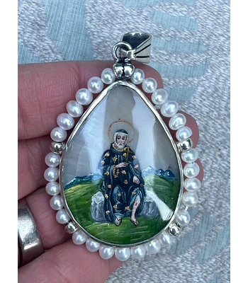 Medalla San Charbel y San Peregrino con perlas – Plata 950 | 4,3 × 5 cm