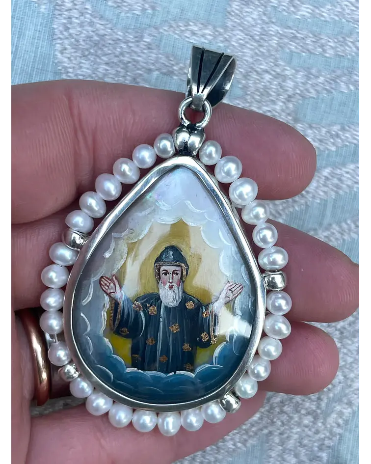 Medalla San Charbel y San Peregrino con perlas – Plata 950 | 4,3 × 5 cm