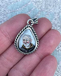 Medalla Sagrado Corazón de Jesús y San Pío de Pietrelcina – Plata 950 | 1,7 × 2,3 cm