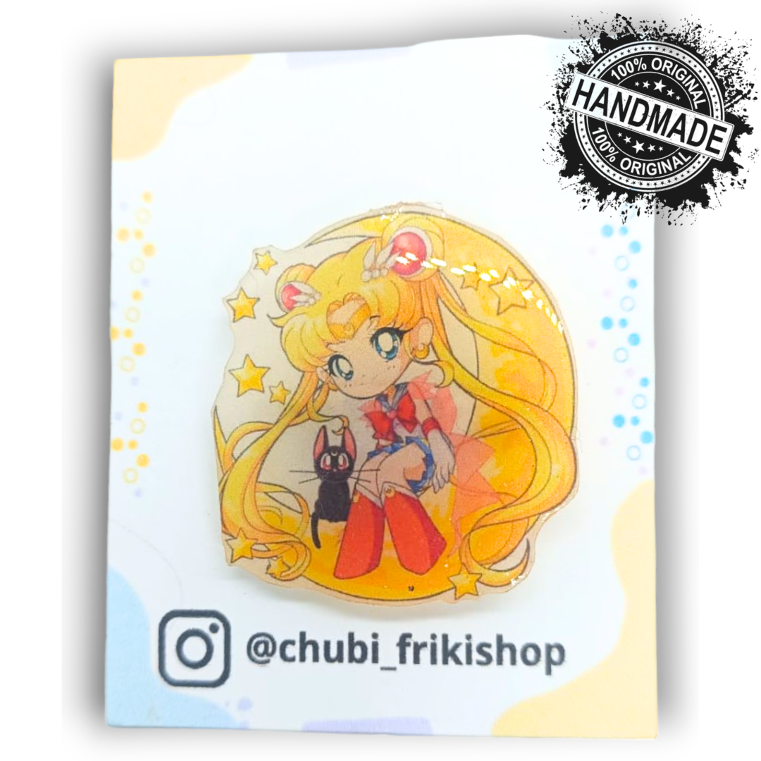 Sailor top moon pin