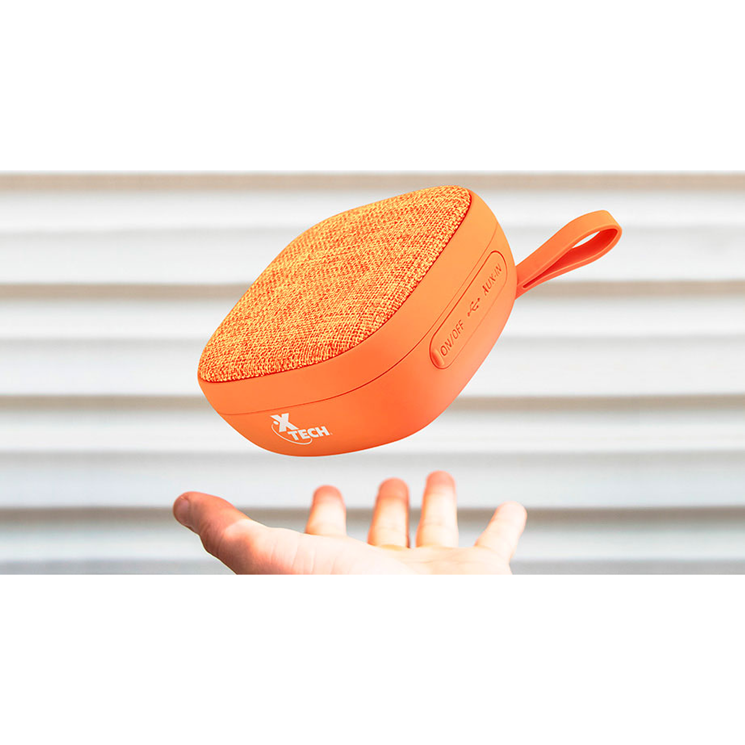 Xtech XTS-600OR Parlante Portátil con Micrófono Color Naranja 2