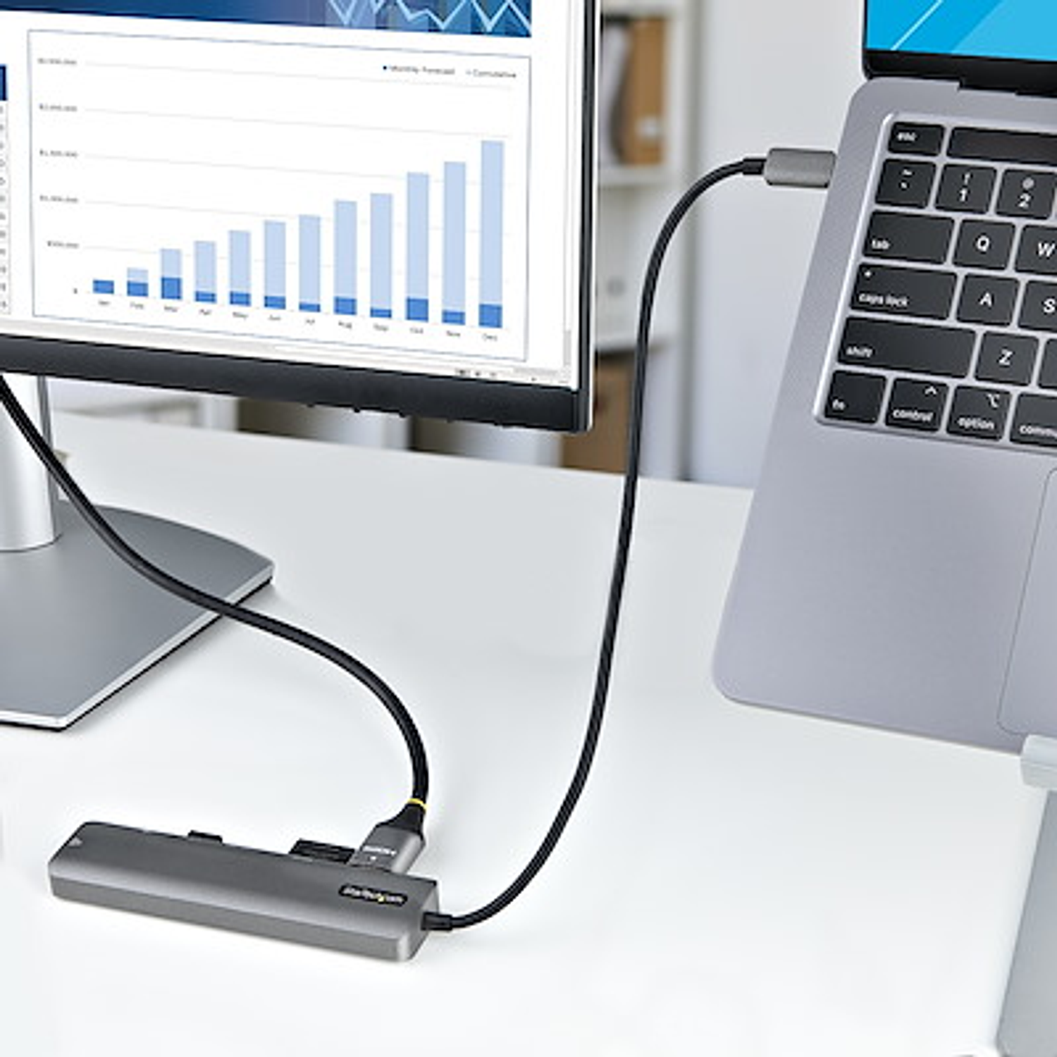 StarTech Tu Portátil Potenciado Conecta Monitores 4K Carga y Transfiere Datos con este Adaptador USB-C 10