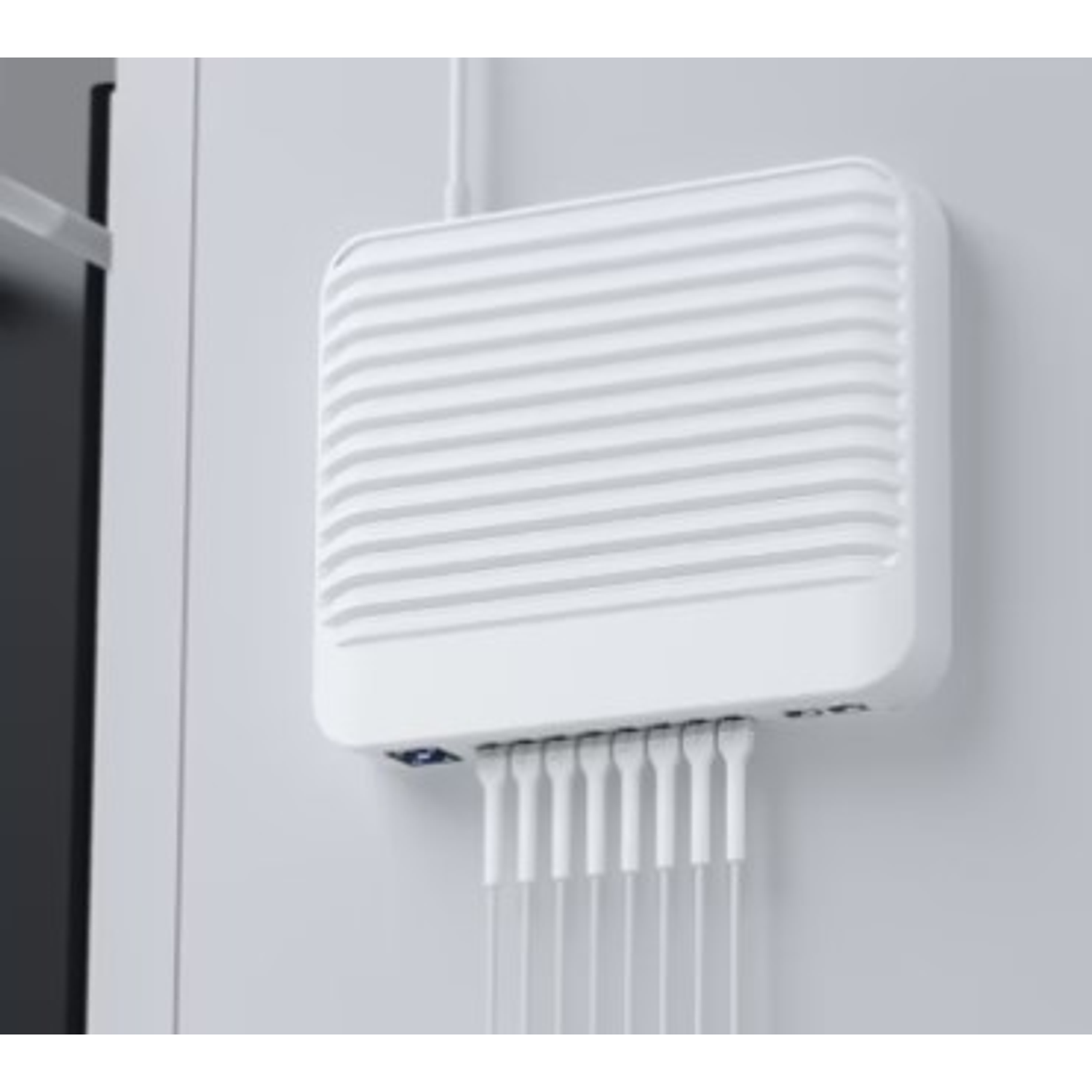 Ubiquiti UniFi USW-Enterprise-8-PoE Switch de 8 Puertos PoE+ de 2,5 GbE y 2 Puertos 10G SFP+ 4