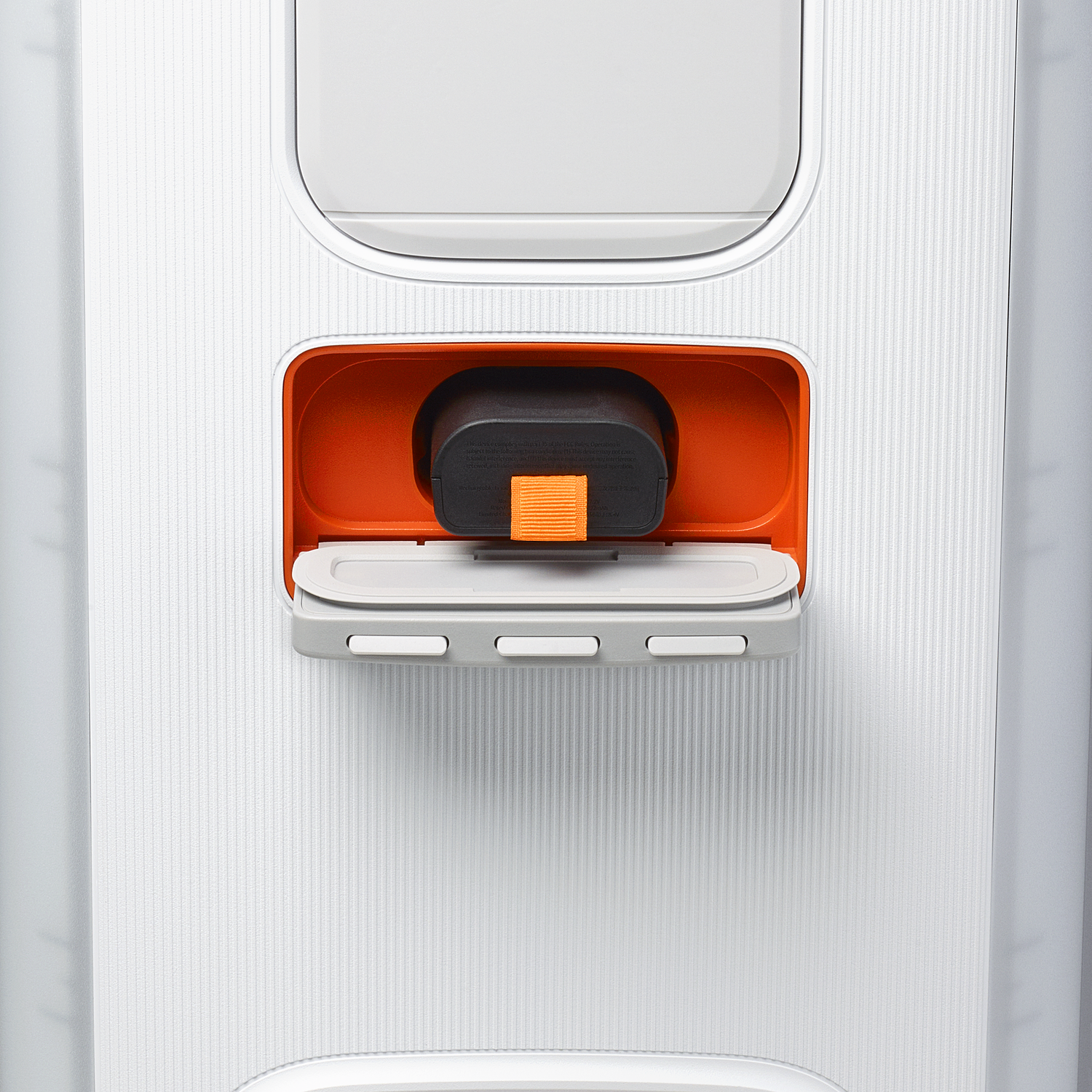 JBL PartyBox Club 120 Parlante Bluetooth 160W con Luces LED, AI Sound Boost, Karaoke y Resistente al Agua, Blanco 11