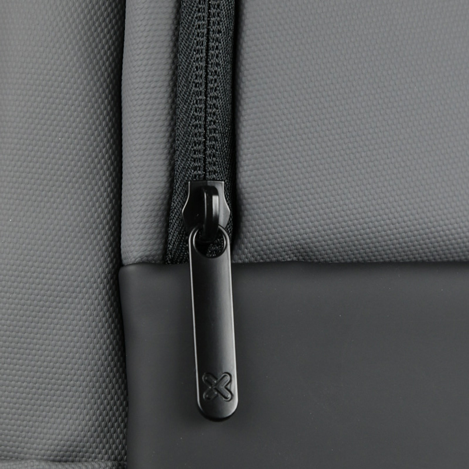 Klip Xtreme KNB-896GR Mochila para Notebook 15.6