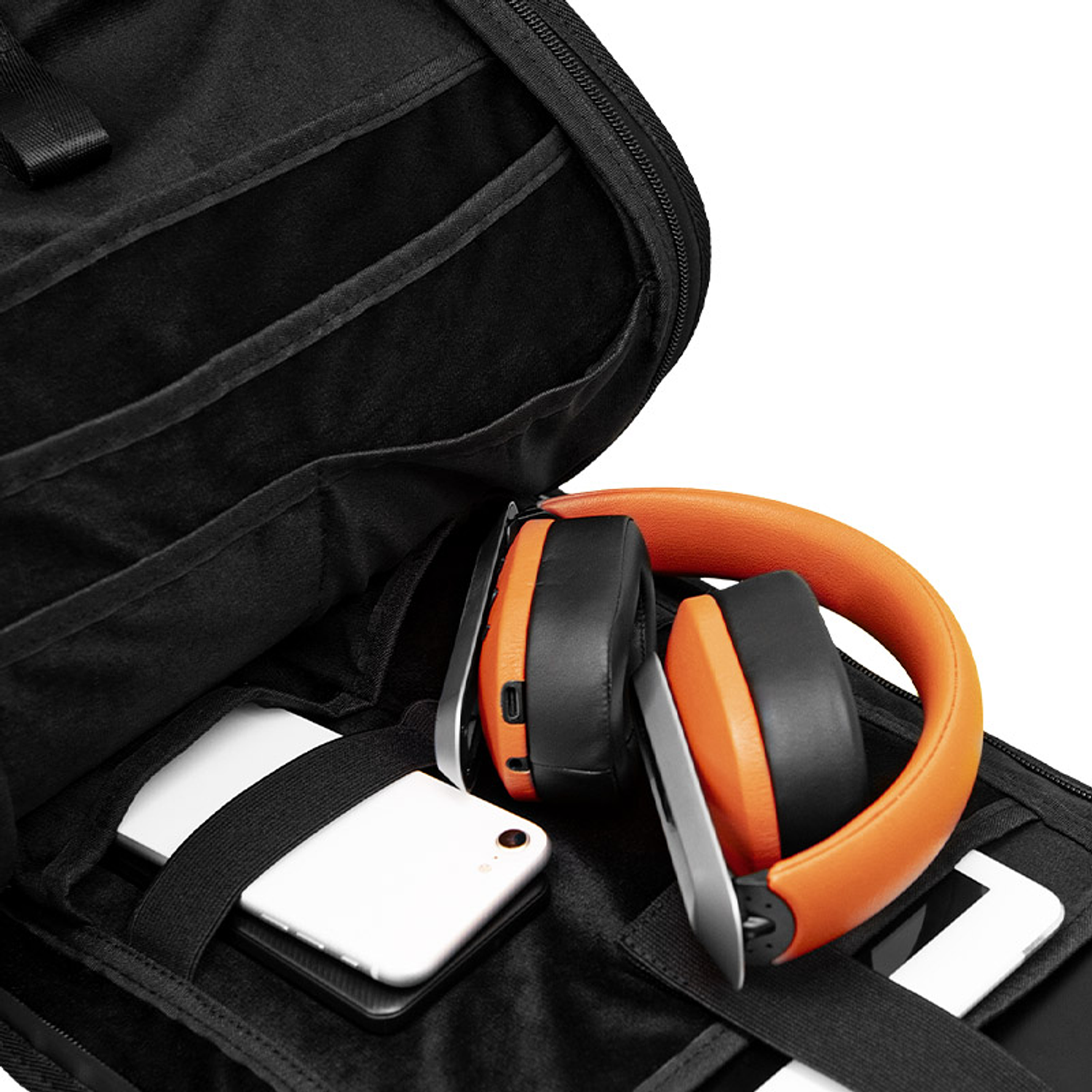 Klip Xtreme KNB-720 Mochila Notebook 14”, Backpack Negro, Repelente al Agua, Compartimento Laptop y Tablet, Viaje y Oficina 3