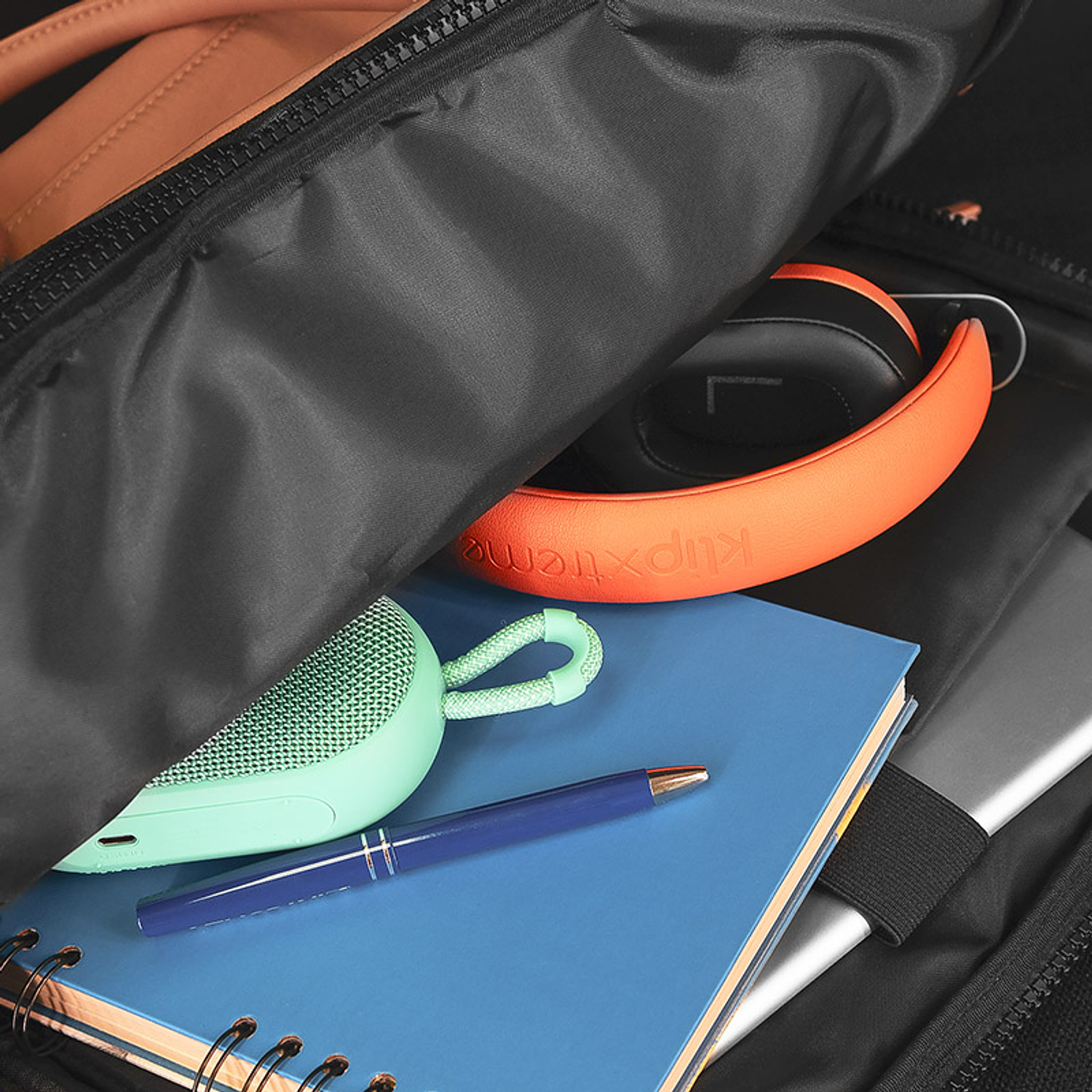 Klip Xtreme KLB-850 Bolso para Notebook 13”, Maletín y Bandolera, Bolso de Mano para Laptop, Repelente al Agua, Nailon Premium, Beige 2