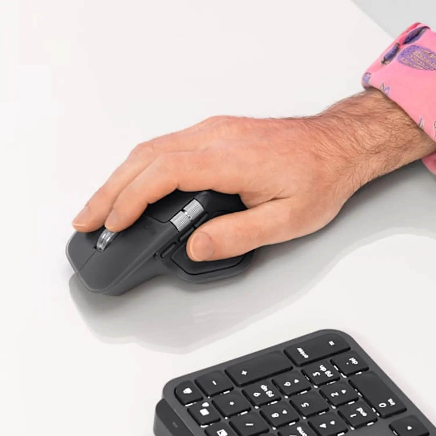 Logitech MX Master 4 Mouse Inalámbrico Ergonómico, 8000 DPI, Bluetooth, MagSpeed, Grafito 10