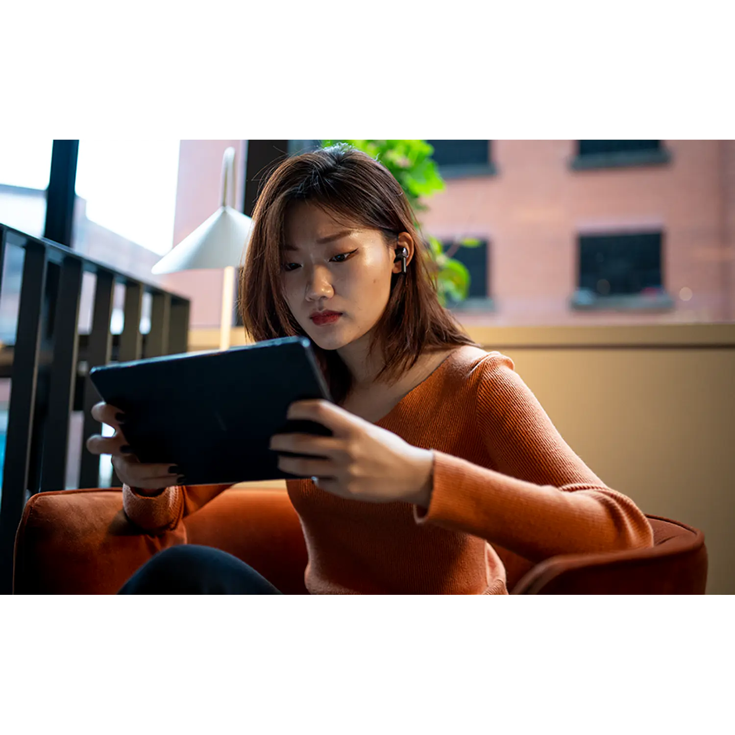 JBL Quantum TWS, Audífonos Gamer True Wireless, ANC, 2.4GHz USB-C, Bluetooth 5.2, IPX4, Negro 12