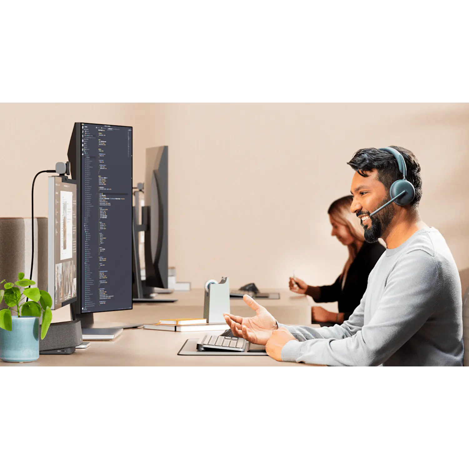Logitech MX Brio 705 for Business, Webcam Empresarial 4K, RightSight, HDR, USB-C, Grafito 9