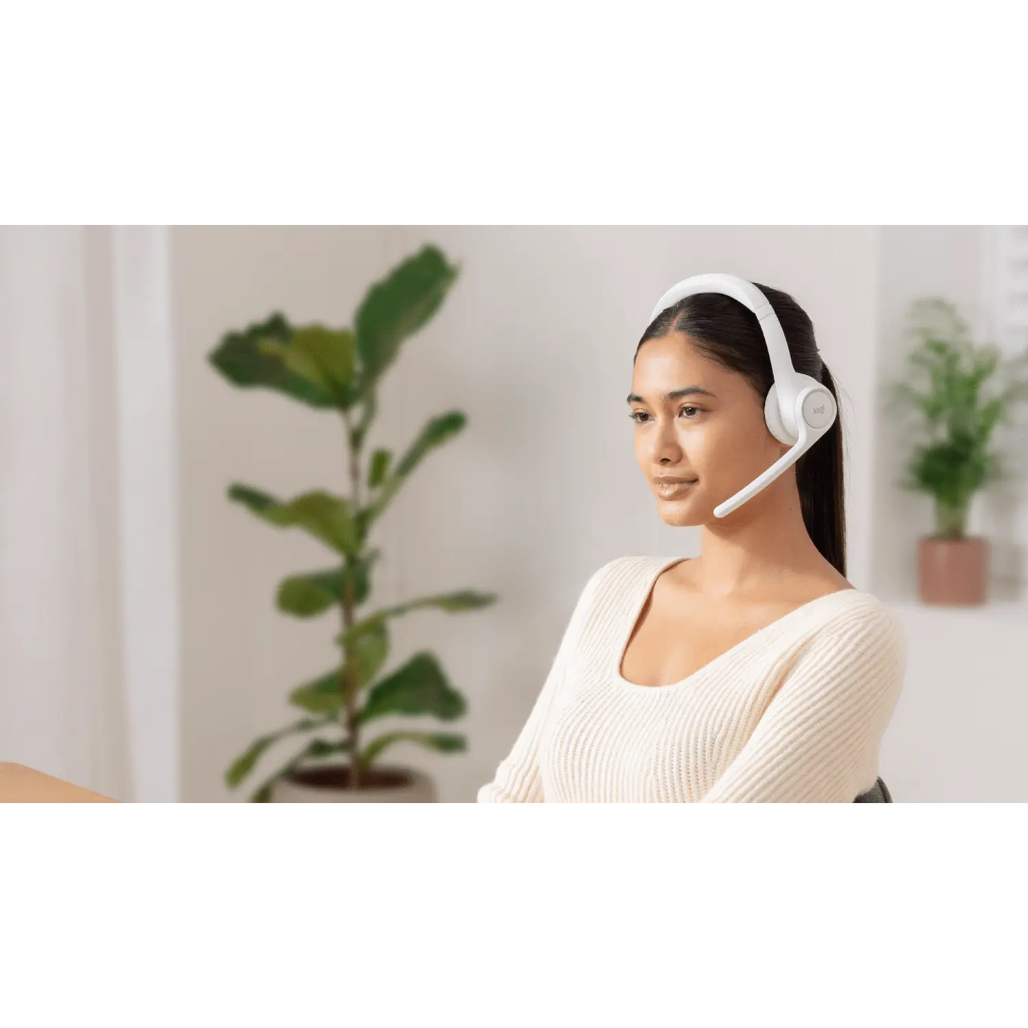Logitech Zone 300, Audífonos Inalámbricos Bluetooth 5.3, Micrófono, 20 Horas, Blanco Crudo 7