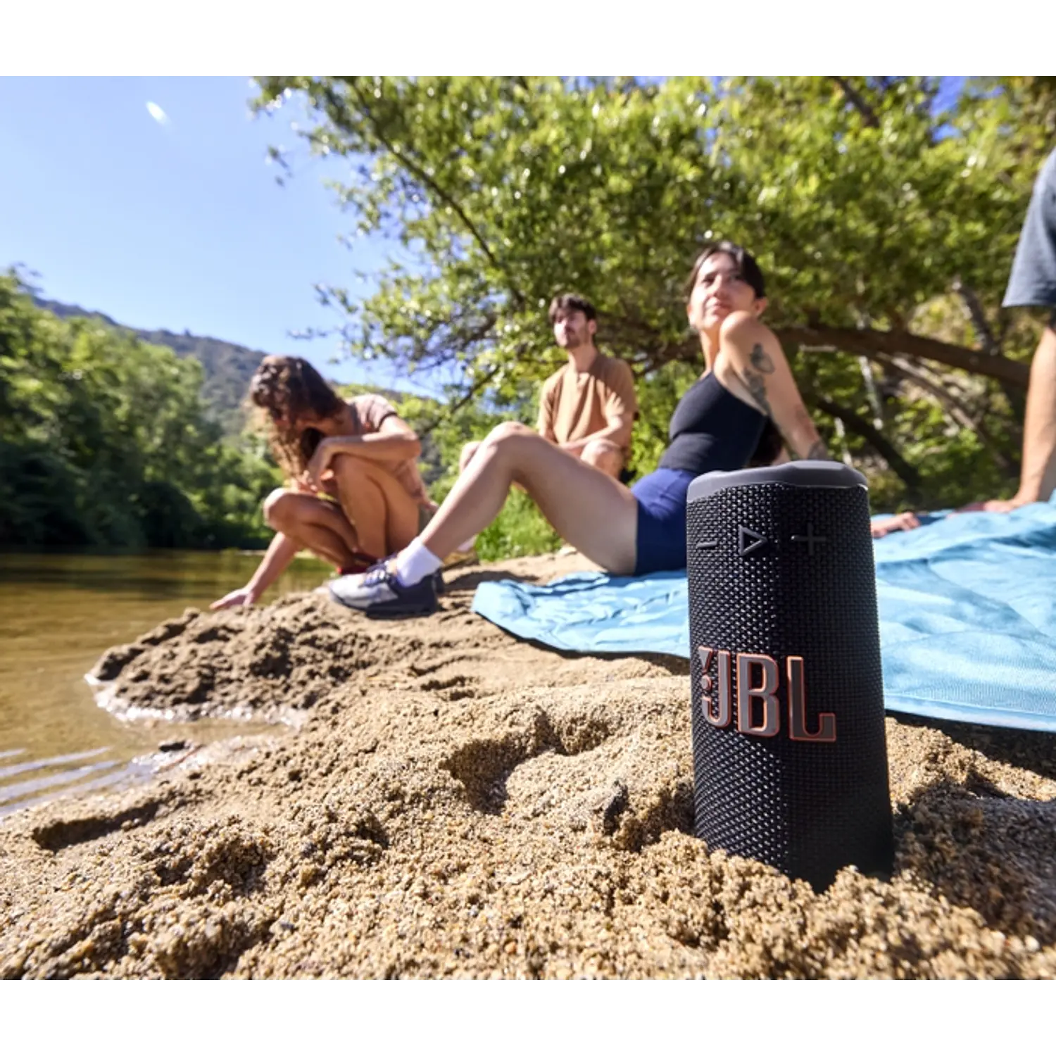 JBL Grip, Parlante Bluetooth Portátil 16W, Bluetooth 5.4, IP68, Auracast, Luz Ambiental, Amarillo 10