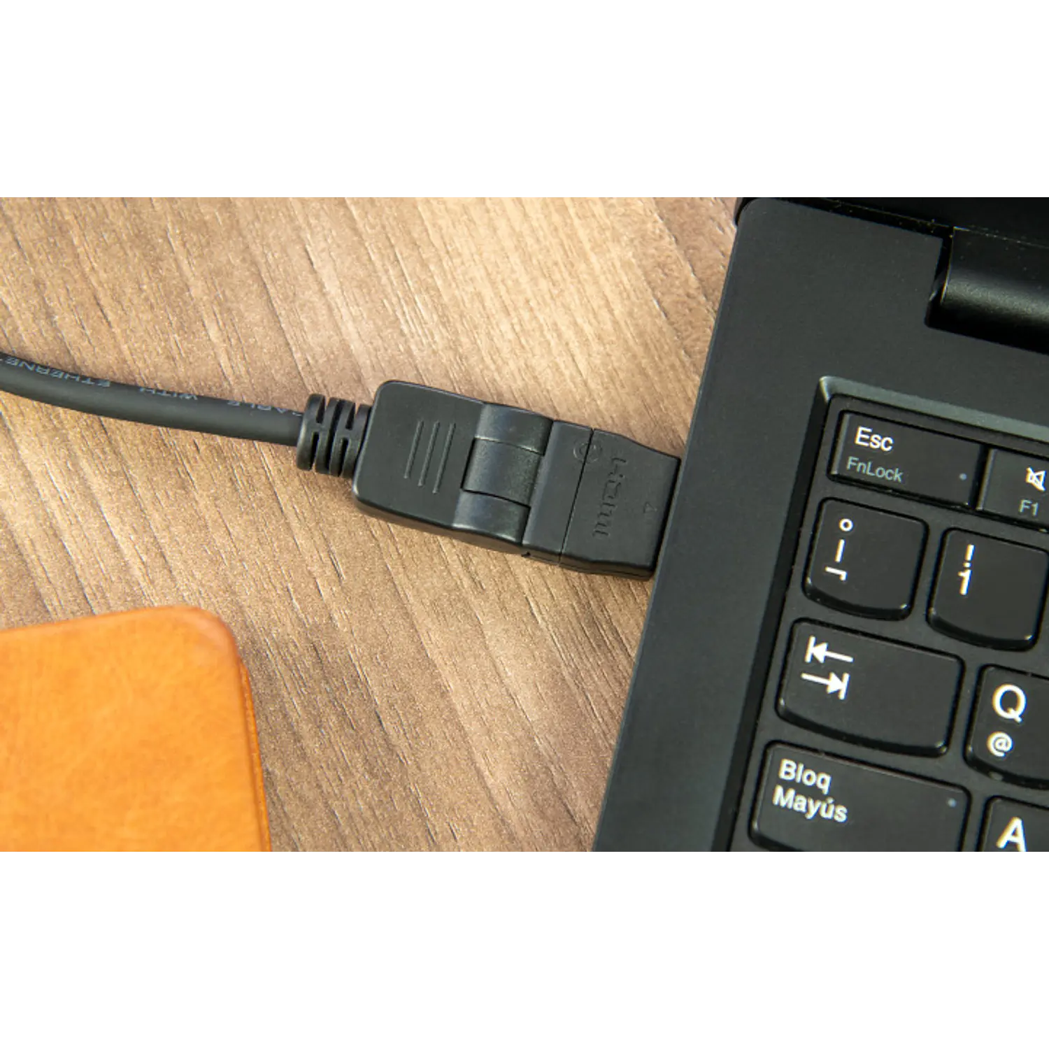 Xtech XTC-606, Cable HDMI 1.8 m Giratorio y Pivotante, 4K, 10.2 Gbps, Negro 4