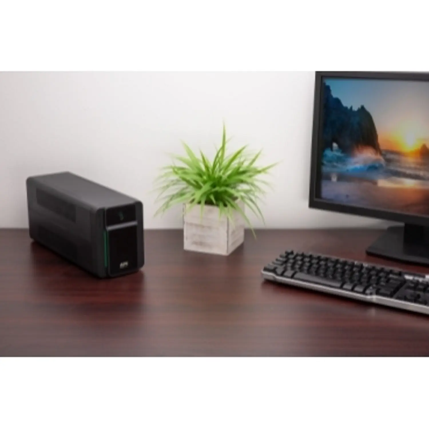 APC Easy UPS BVX900LI-MS, UPS Interactiva 900VA/480W, 230V, 3 Salidas, AVR 3