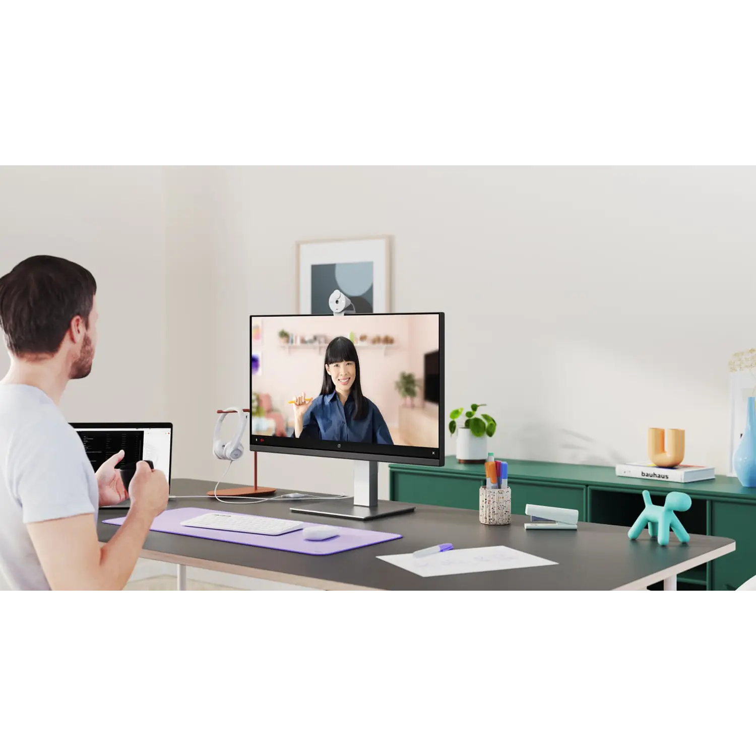 Logitech Brio 300, Webcam Full HD 1080p, Micrófono con Reducción de Ruido, USB-C, Grafito 7