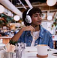 JBL Live 780NC, Audífonos Over-Ear Inalámbricos, ANC 2.0, Hi-Res, Bluetooth 6.0, 80h, Blanco - Miniatura 11