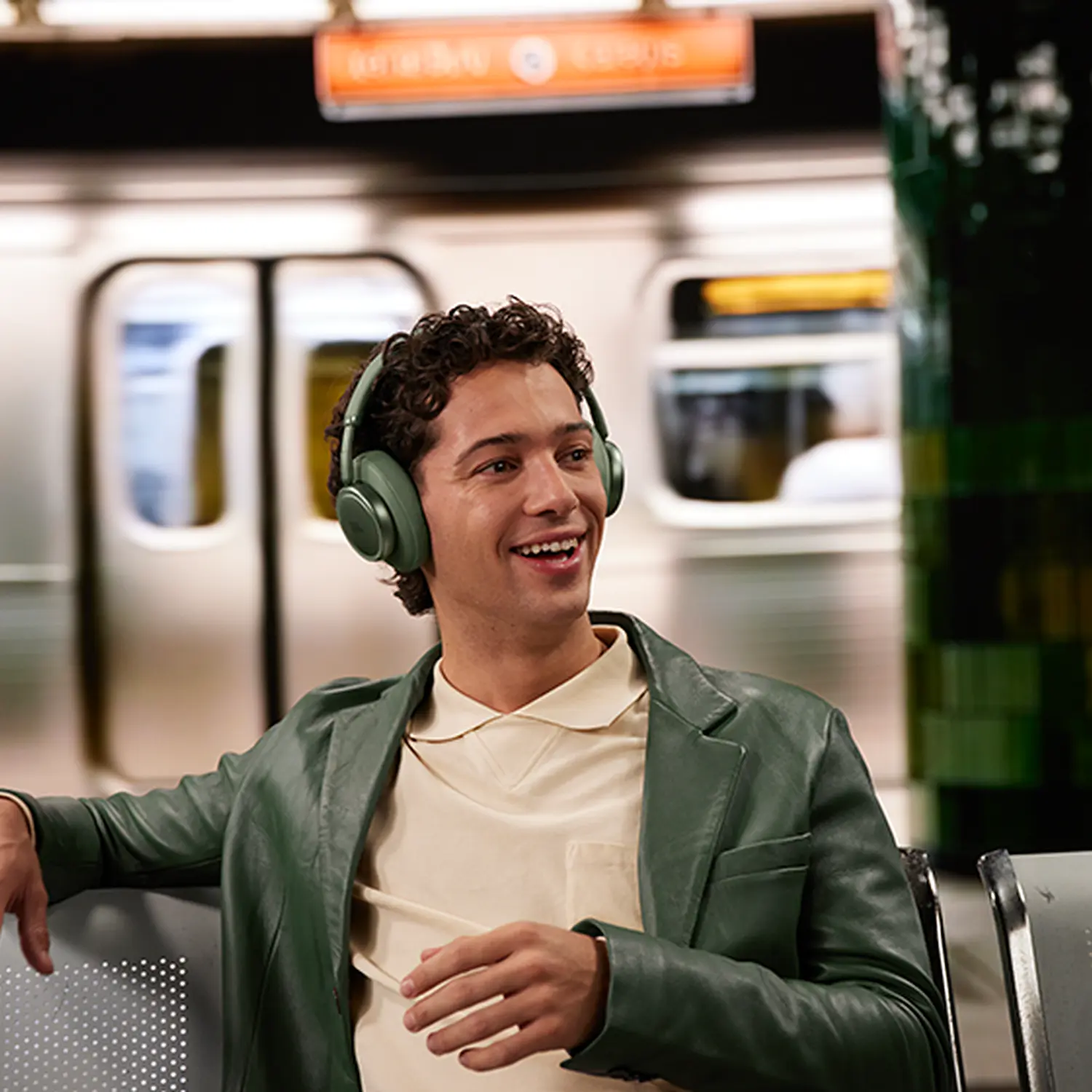 JBL Live 780NC, Audífonos Over-Ear Inalámbricos, ANC 2.0, Hi-Res, Bluetooth 6.0, 80h, Blanco 12