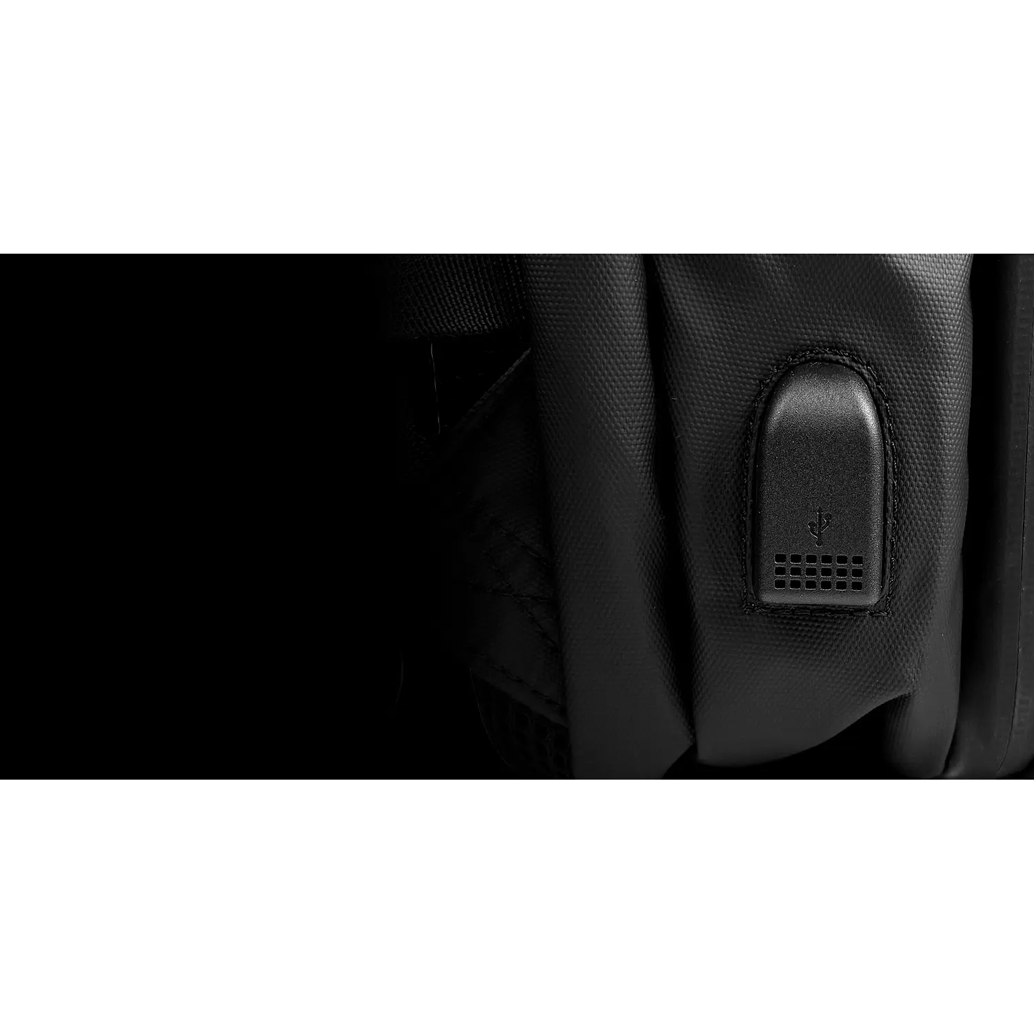 Klip Xtreme Airlift KNB-975, Mochila de Viaje 2 en 1, Notebook 15.6, Bomba de Vacío, TSA 17
