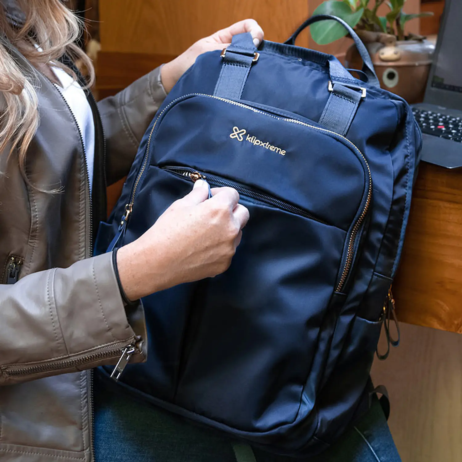 Klip Xtreme Toscana KNB-468BL, Mochila para Notebook 15.6