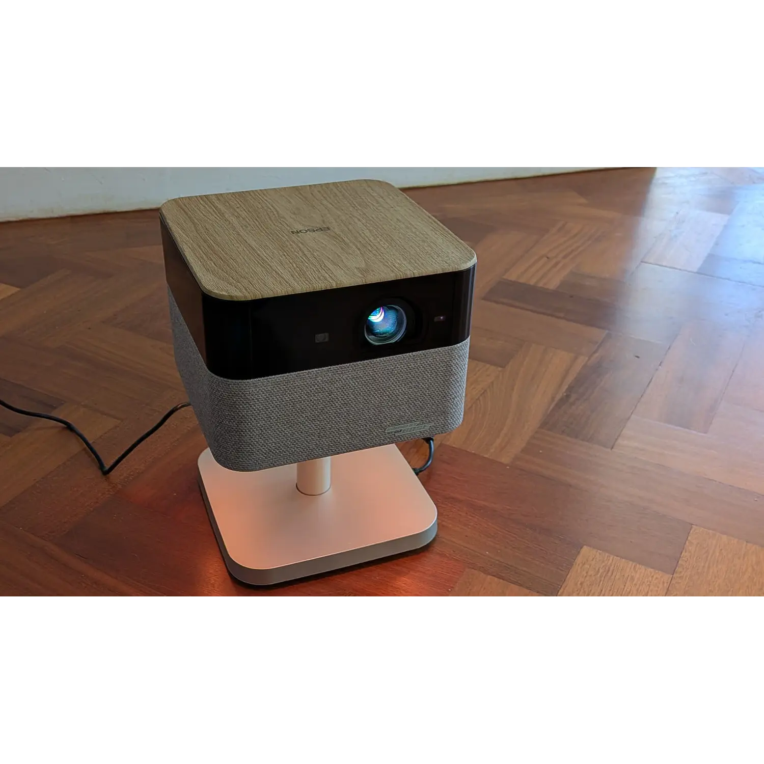 Epson Lifestudio Flex Plus EF-72, Proyector 4K PRO-UHD, 1000 Lúmenes, Google TV, Bose, Roble 9