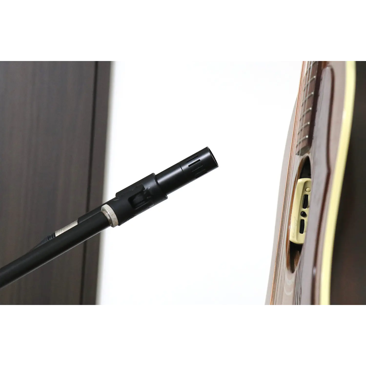 AKG C151, Micrófono Condensador Cardioide, Diafragma 16 mm, XLR, 20Hz a 20kHz, 143dB SPL, Negro 9