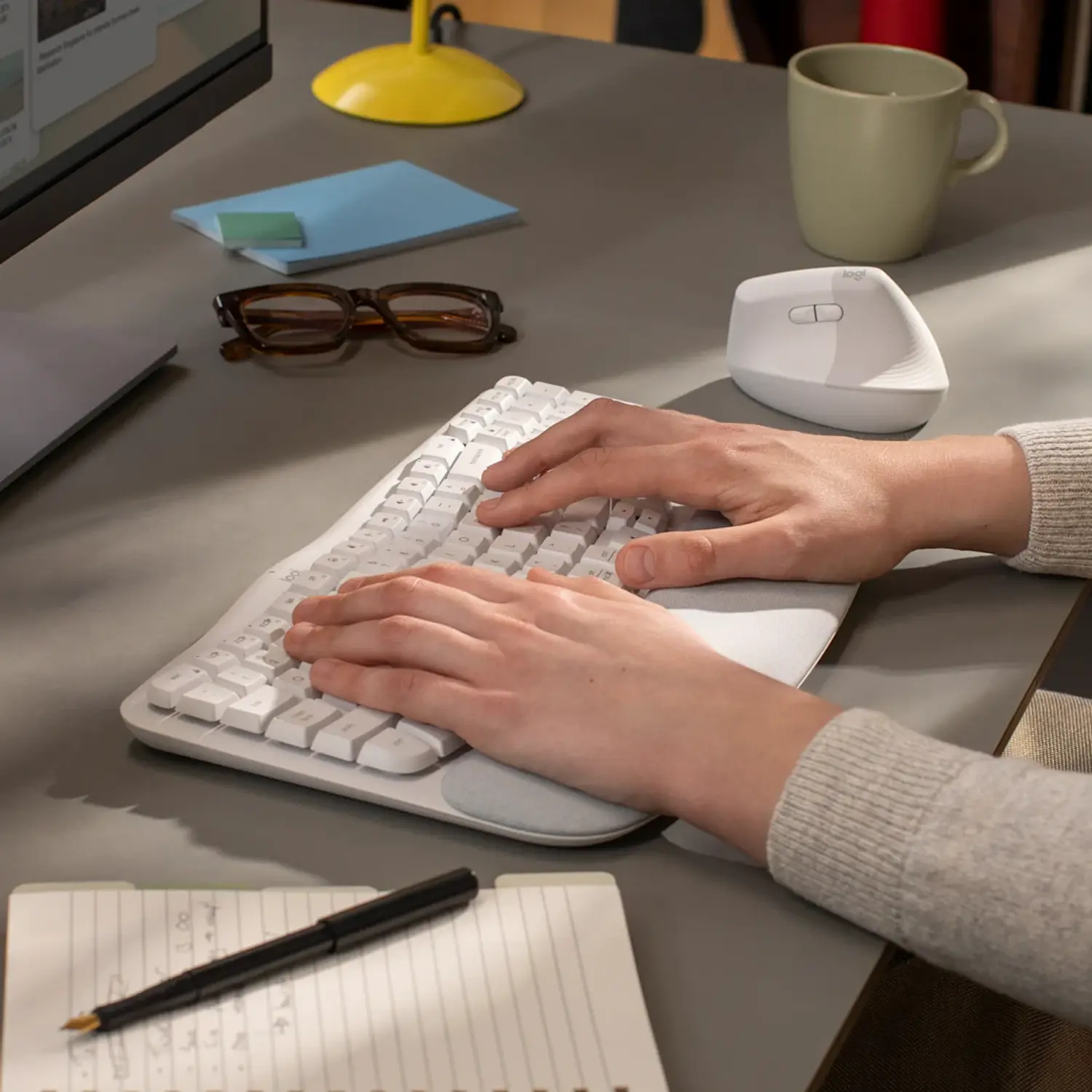 Logitech Wave Keys Teclado Ergonómico Inalámbrico, Bluetooth, Logi Bolt, Español, Reposamanos, Blanco 7