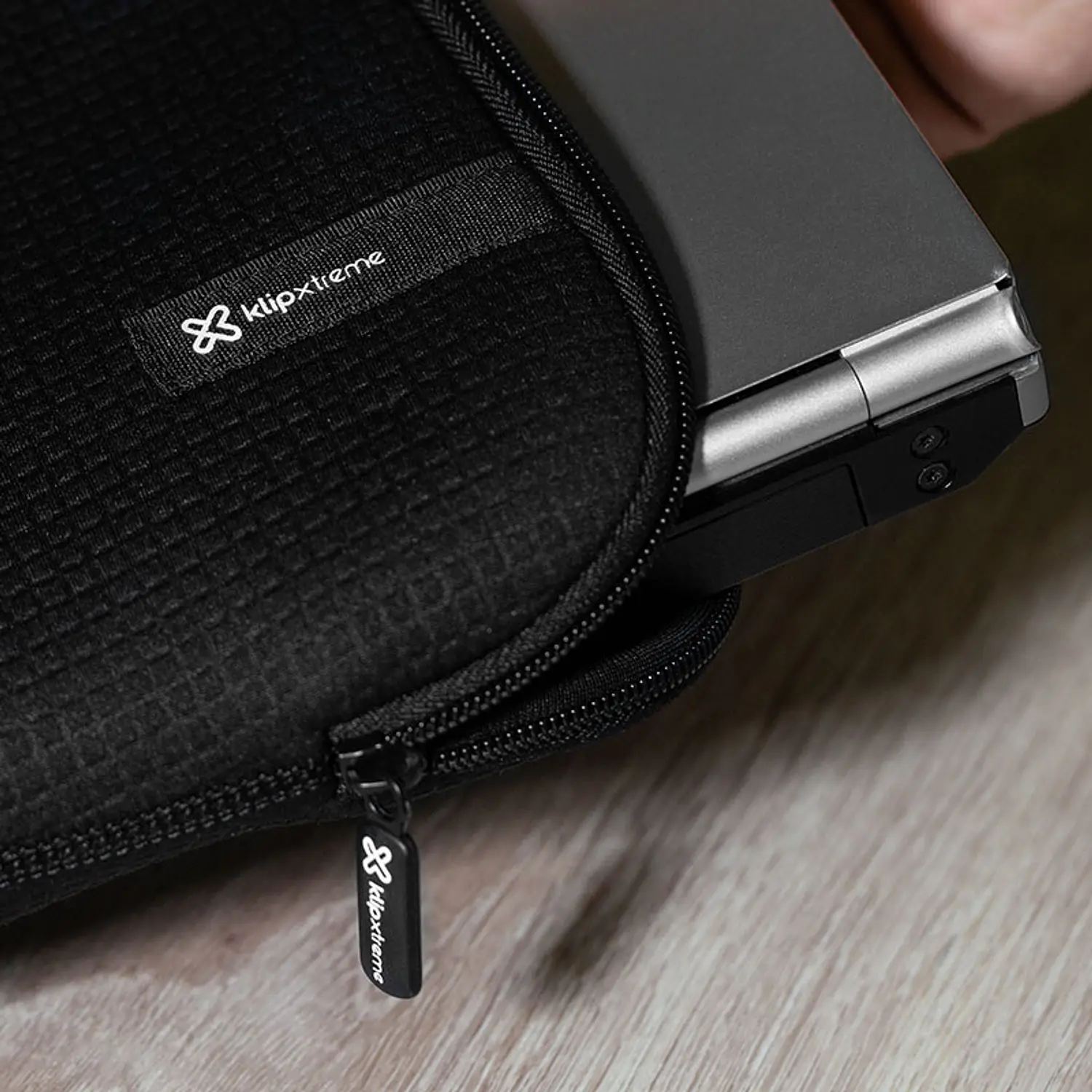 Klip Xtreme NeoSquare KNS-310B, Funda para Notebook 14.1