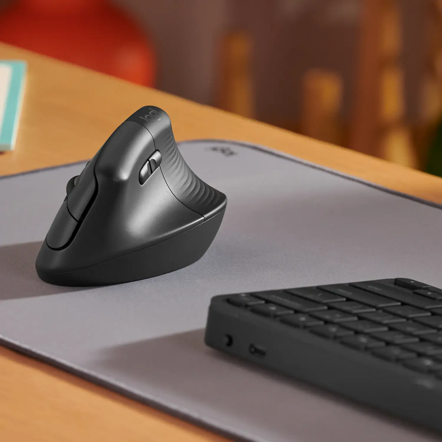 Logitech Lift Vertical, Mouse Ergonómico para Mano Derecha, Bluetooth, Logi Bolt, 4000 DPI, Grafito 7