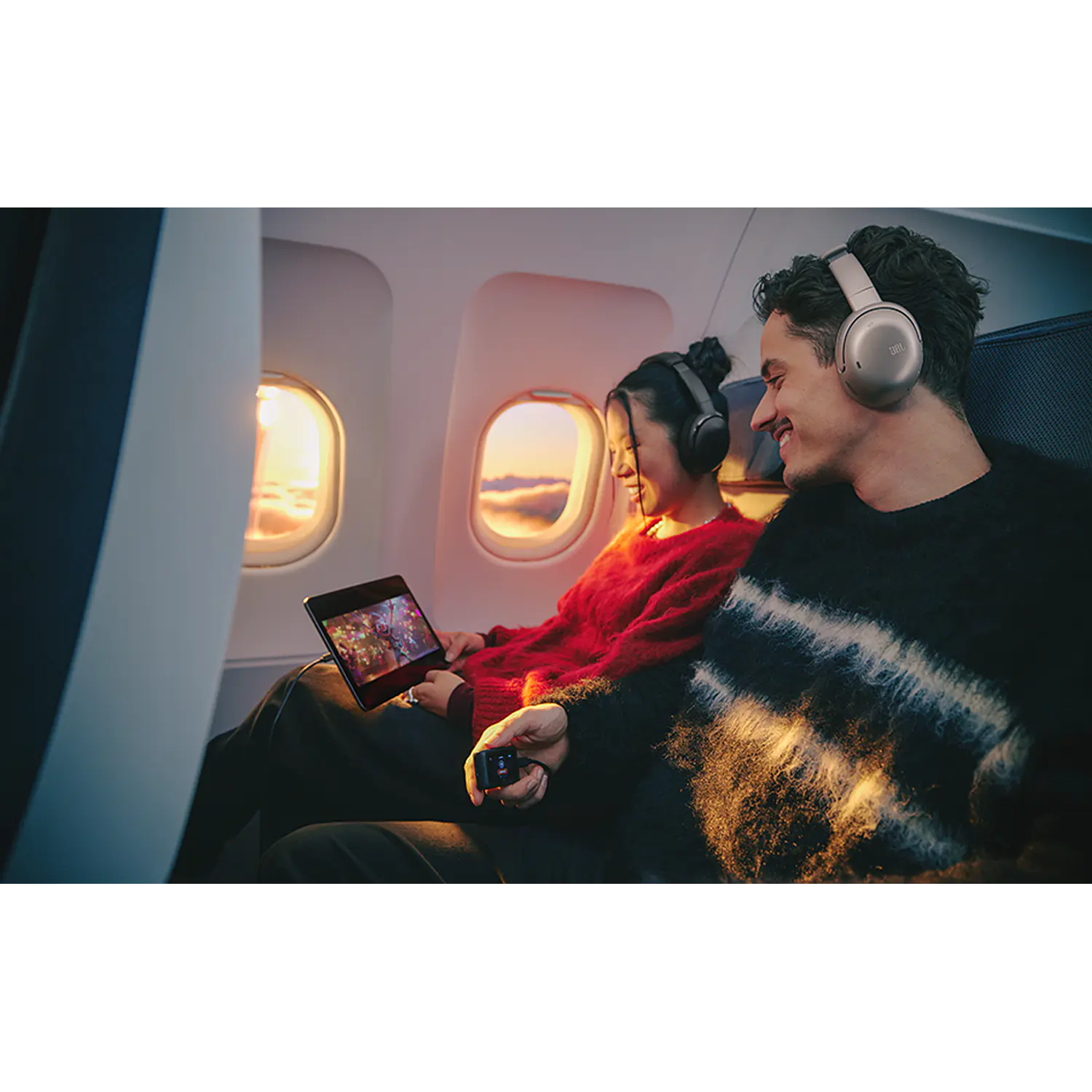 JBL Tour One M3 Smart Tx, Audífonos Over-Ear ANC, Bluetooth 5.3, Hi-Res, Spatial 360, Negro 16