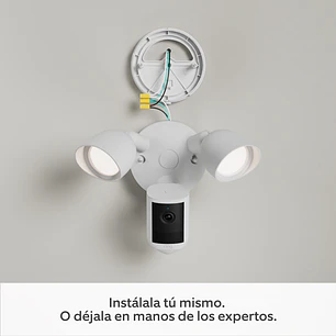 Ring Floodlight Camera 2K (2ª Gen), Cámara de Seguridad WiFi 2K, 2000 lm, Sirena, Cableada, Blanco