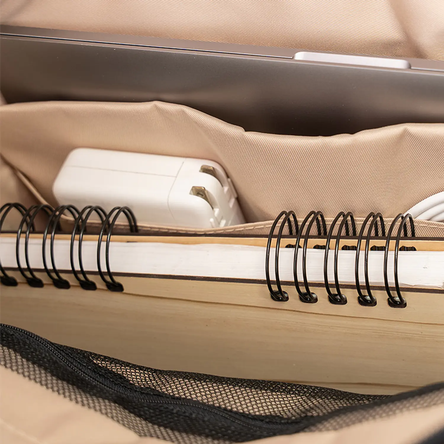 Klip Xtreme Nomadia KLB-851, Bolso Tote de Viaje para Notebook 15,6