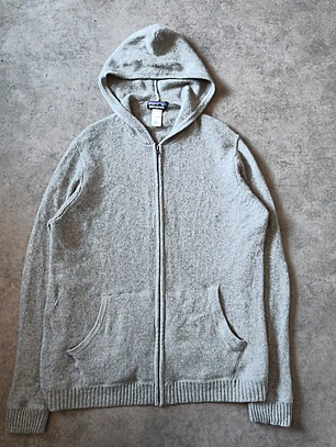 Patagonia hooded Sweater L