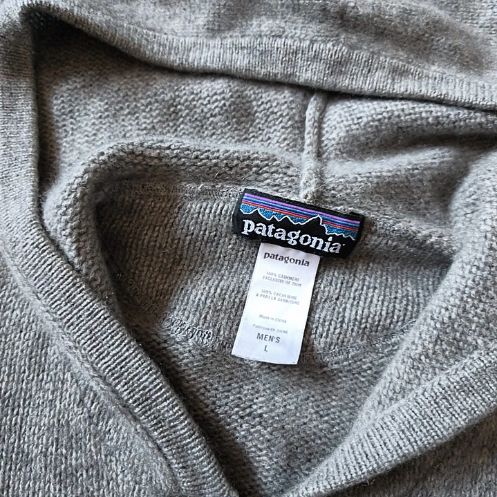 Patagonia hooded Sweater L 4