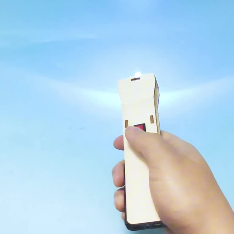 Kit STEM – Linterna LED Armable 2