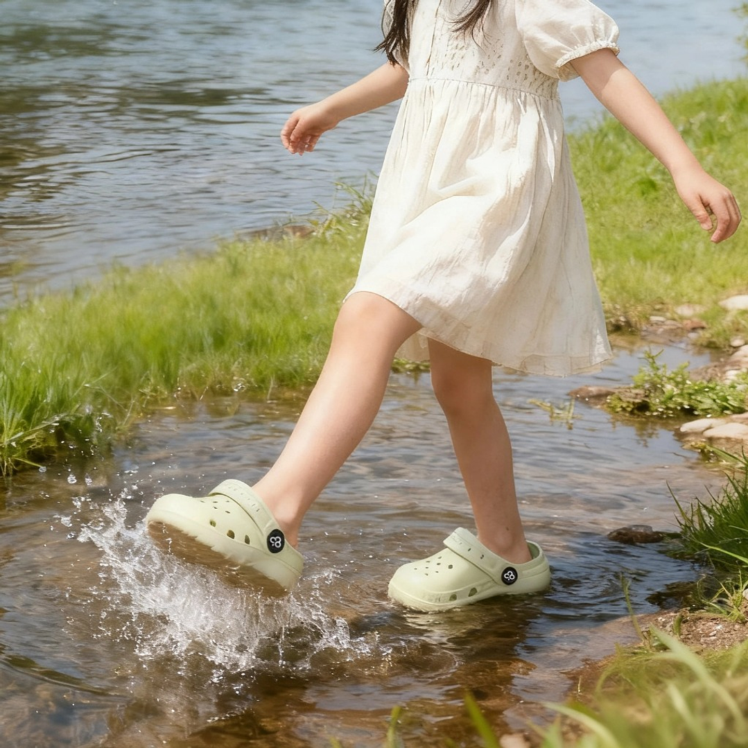 Chalas/Zuecos para Niño CIENCO – EVA Súper Elástico, Liviano y Color Liso 2