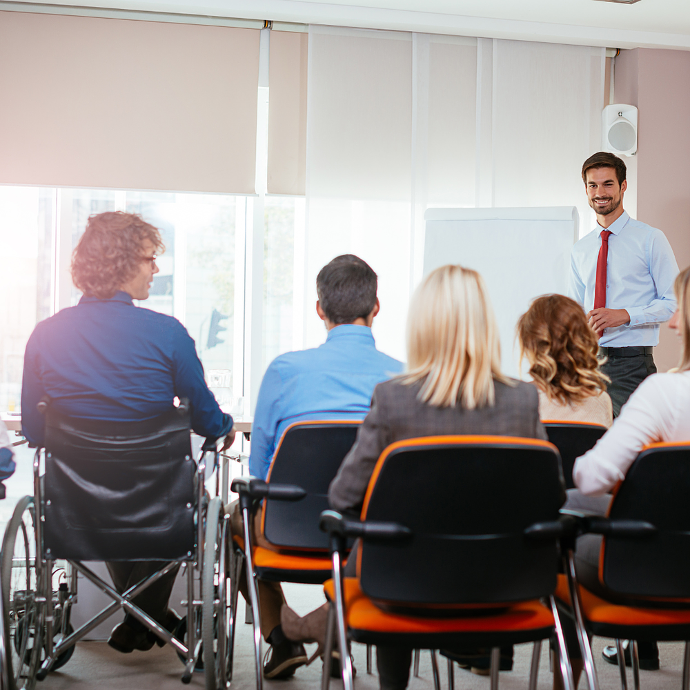 Curso Universitario de Especialización: Acompañamiento y Diseño de Itinerarios para el Empleo. 100 horas lectivas + 4 Créditos ECTS. Modalidad Online 