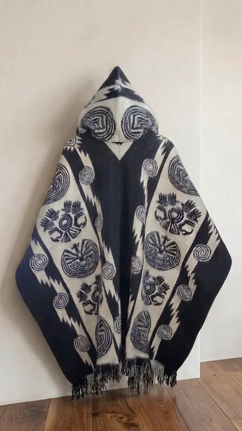 PONCHO TRIBAL YIN YANG  (ALPACA)