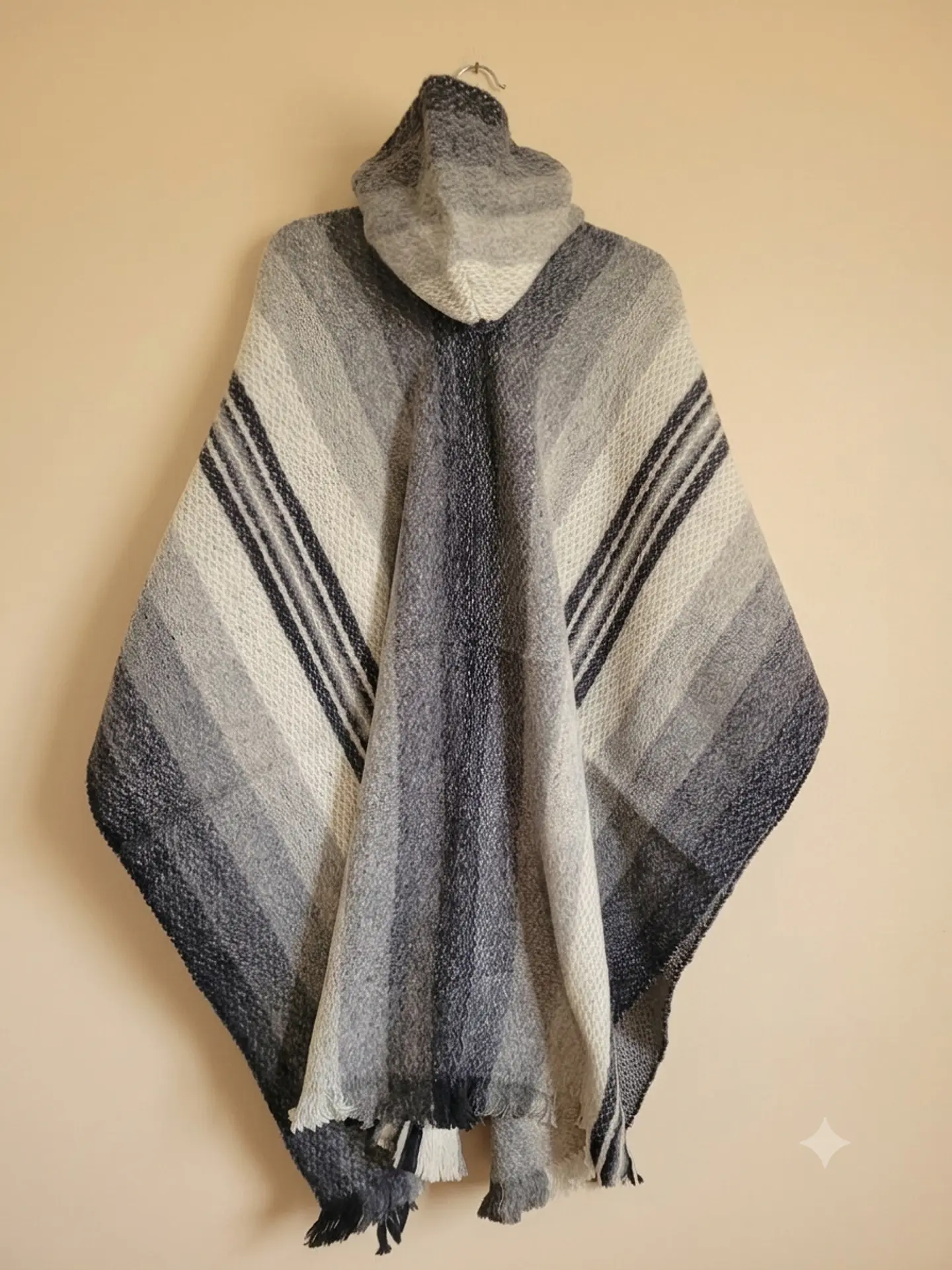 PONCHO DE LANA (FRANJAS OSCURAS) 2