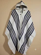 PONCHO DE LANA BEIGE (FRANJAS) - Miniatura 1