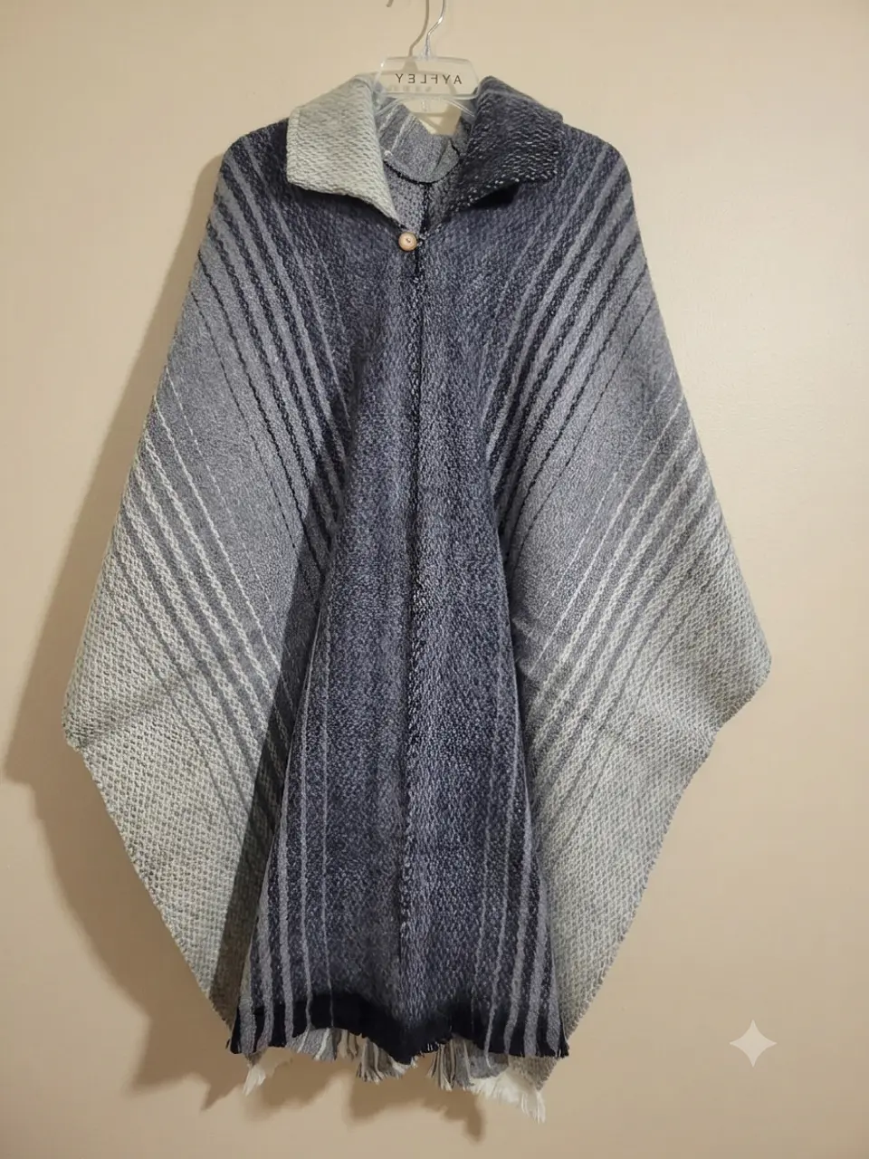 PONCHO DE LANA CON CUELLO (JASPEADO) 1
