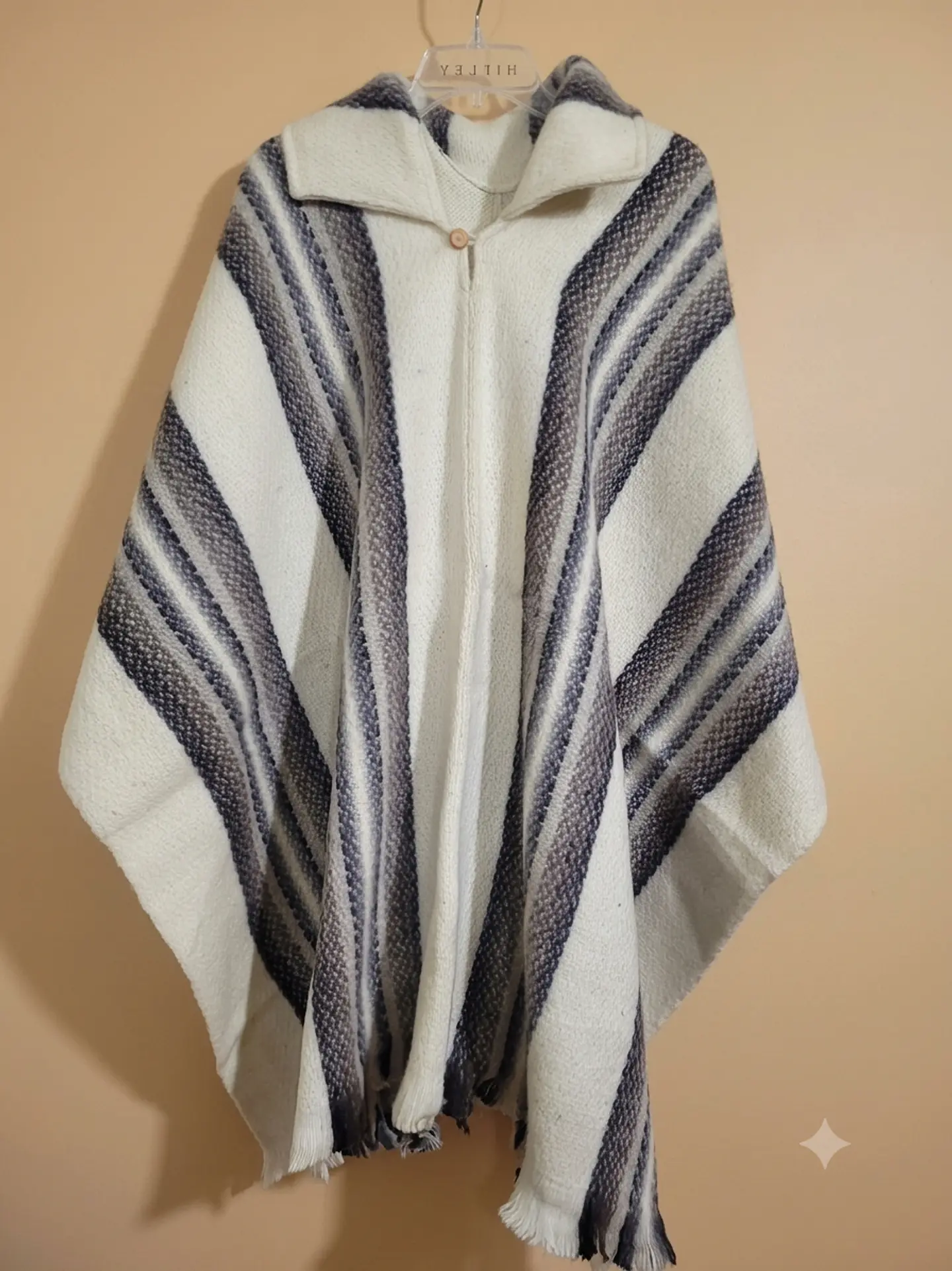PONCHO DE LANA CON CUELLO (BLANCO) 1