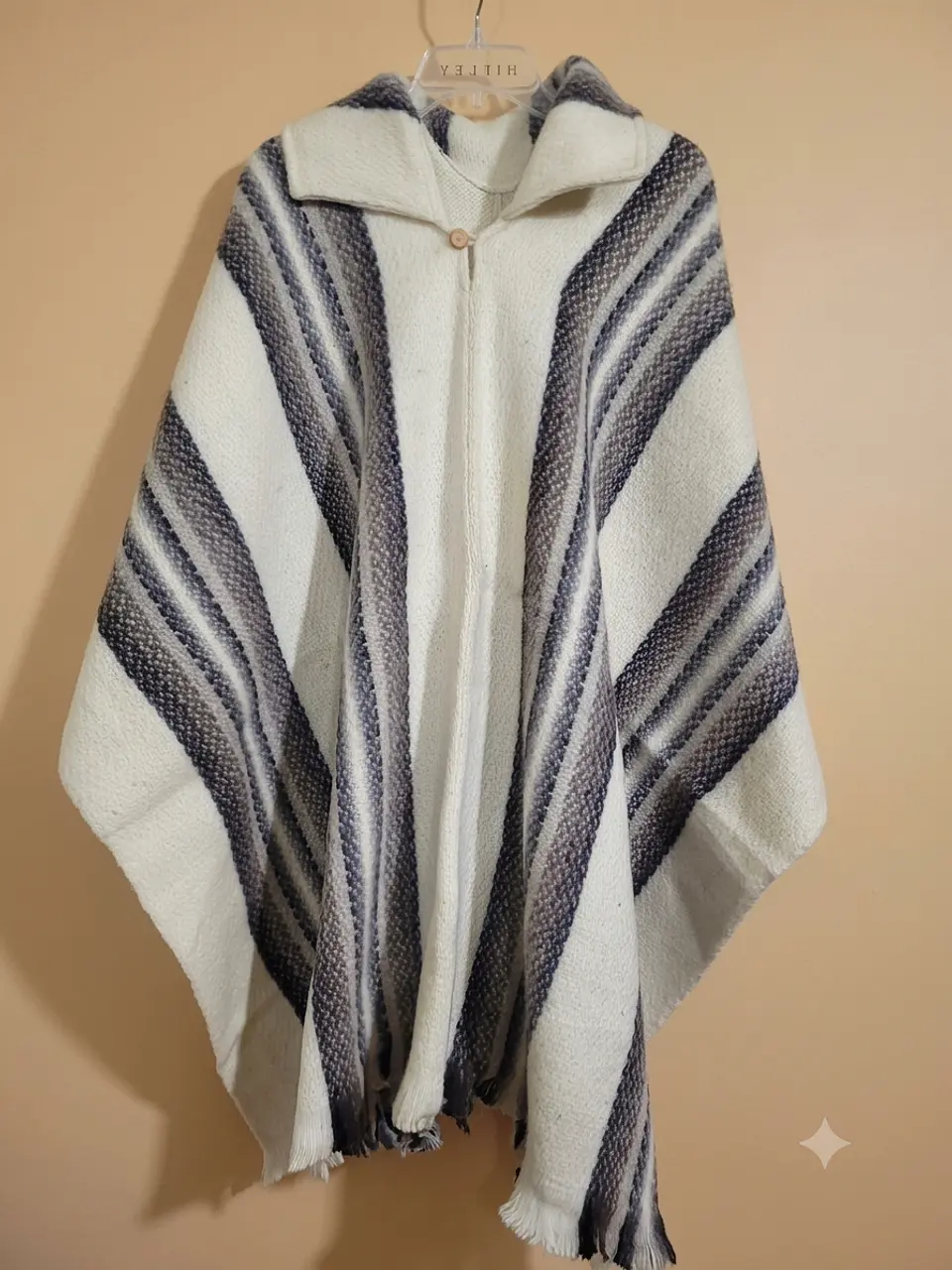 PONCHO DE LANA CON CUELLO (BLANCO) 1